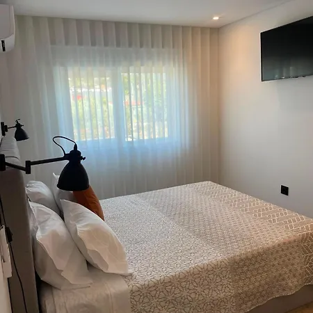 Konukevi Casa De Santo Antonio 4*